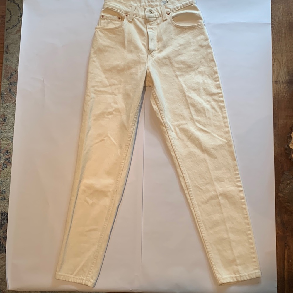 Vintage Levi’s 550 - Cream